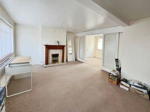 Lounge- click for photo gallery